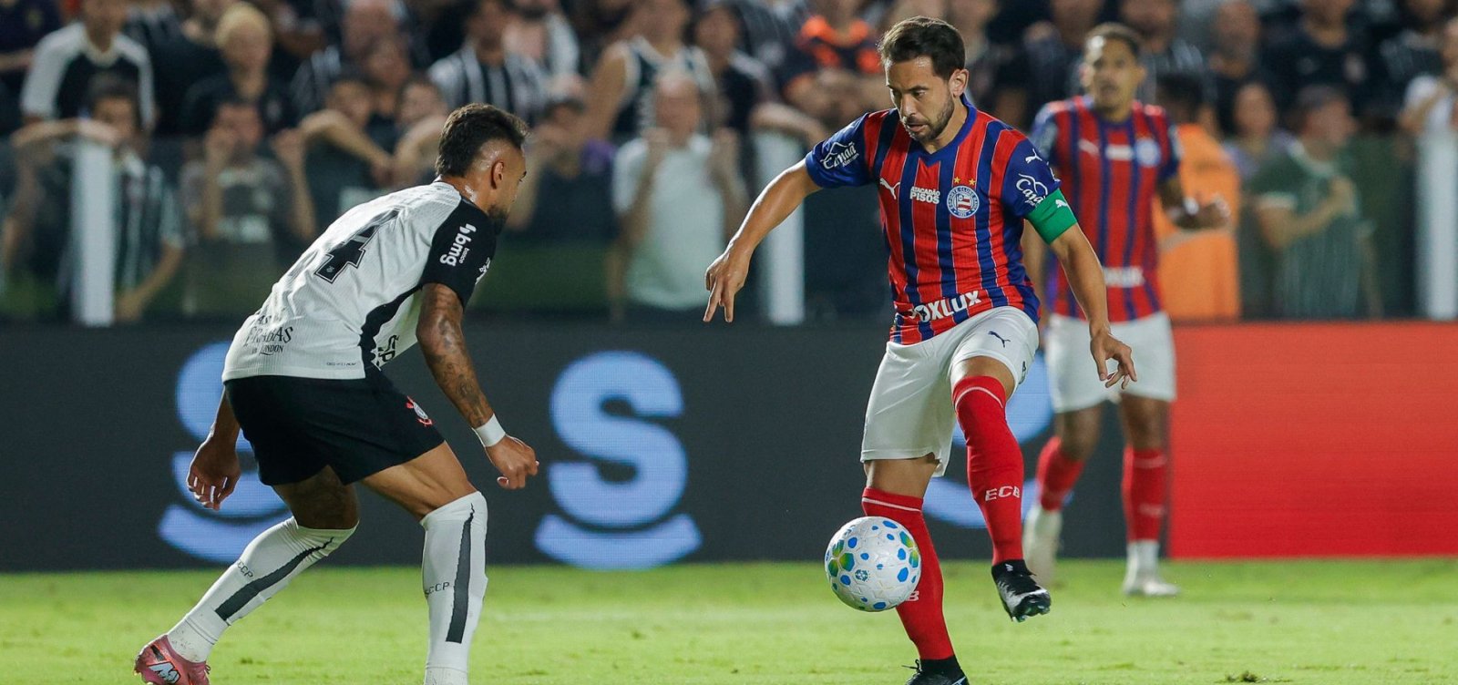 176925fora-de-casa-bahia-vence-o-corinthians-de-virada-na-estreia-do-brasileirao-3