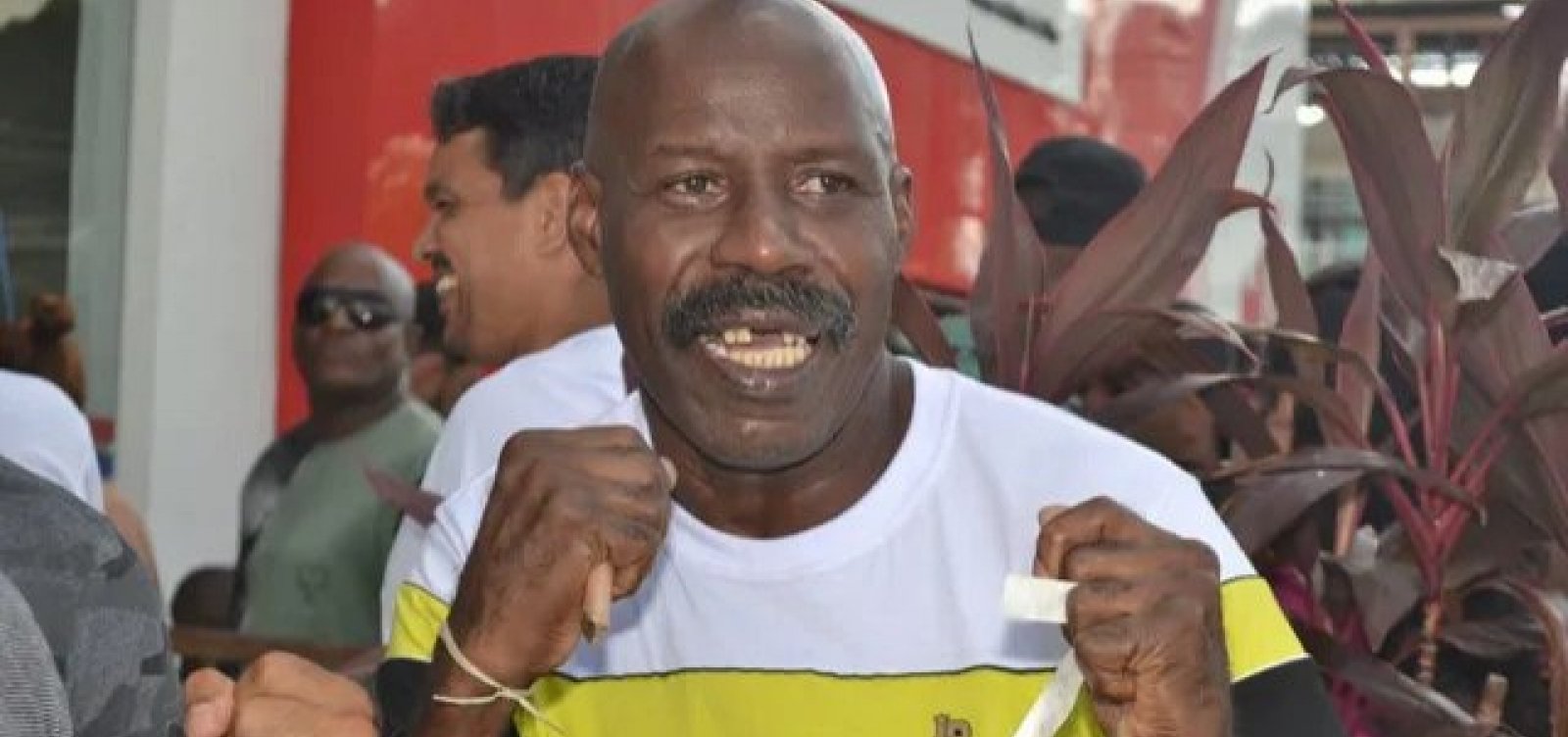 178107ex-boxeador-reginaldo-hollyfield-e-preso-suspeito-de-agredir-sobrinha-em-salvador-3